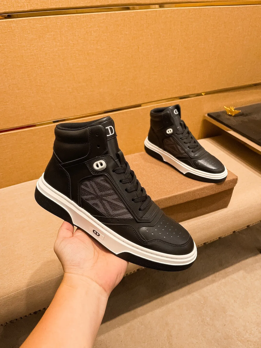 Men's shoes💰 480💰[Dior]🔥 High-end men's shoes brand official website 1:1 latest masterpiece: the upper is made of Italian imported first-layer cowhide with a comfortable and breathable lining➕original non-slip and wear-resistant outsole🔥, making walking more convenient and comfortable! An exclusive new model, a stunning work, a beautiful 1:1 replica [color] compared to the official quality! Create a fashionable personality to set off your uniqueness! A must-have for trendy men! Classic 🔥Size: 38-44 Color: 🔥 2⃣️colors available🔥.